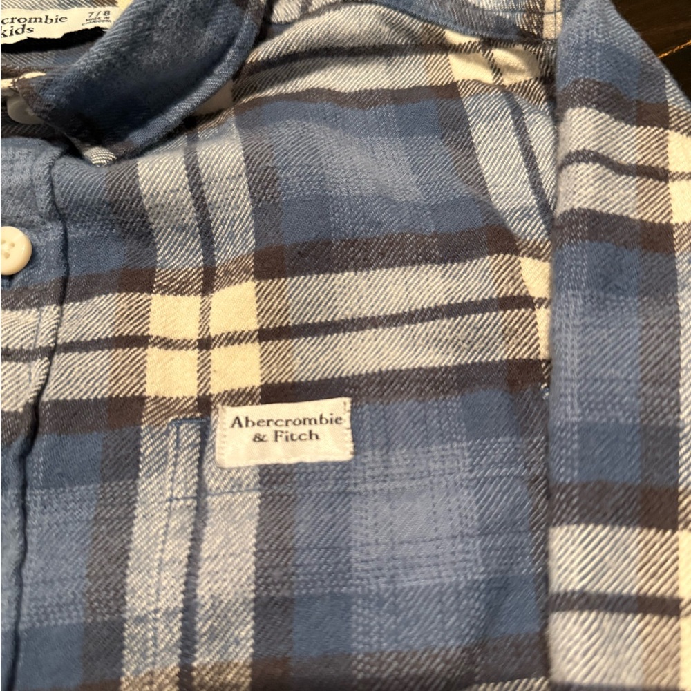 Abercrombie kids Blue Plaid boy’s Shirt - Picture 5 of 5